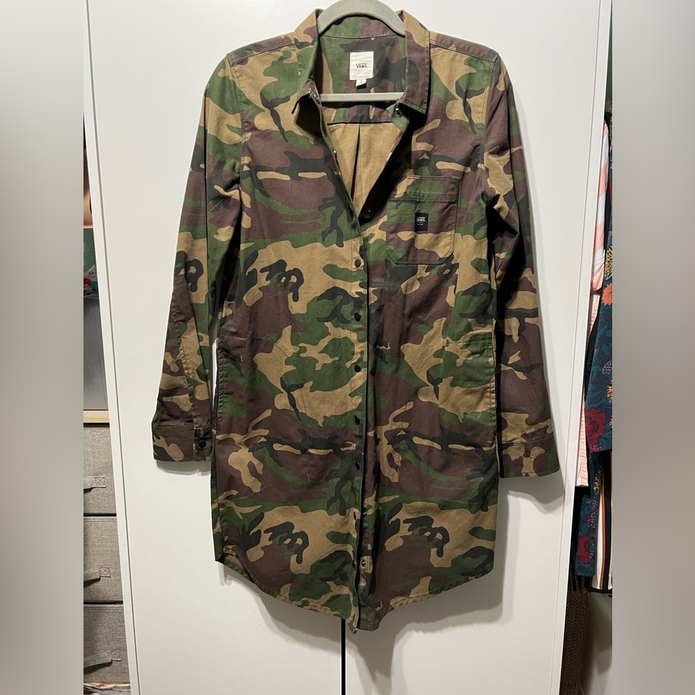 Vans camo over shirt